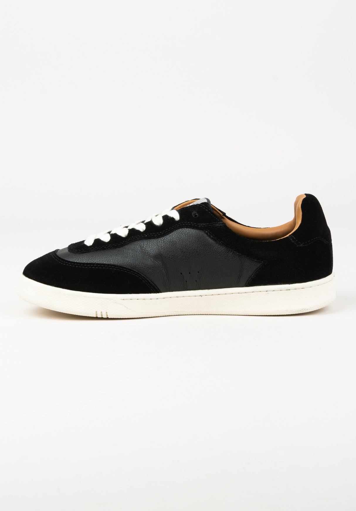 CM001 Low Suede black-white Oberansicht