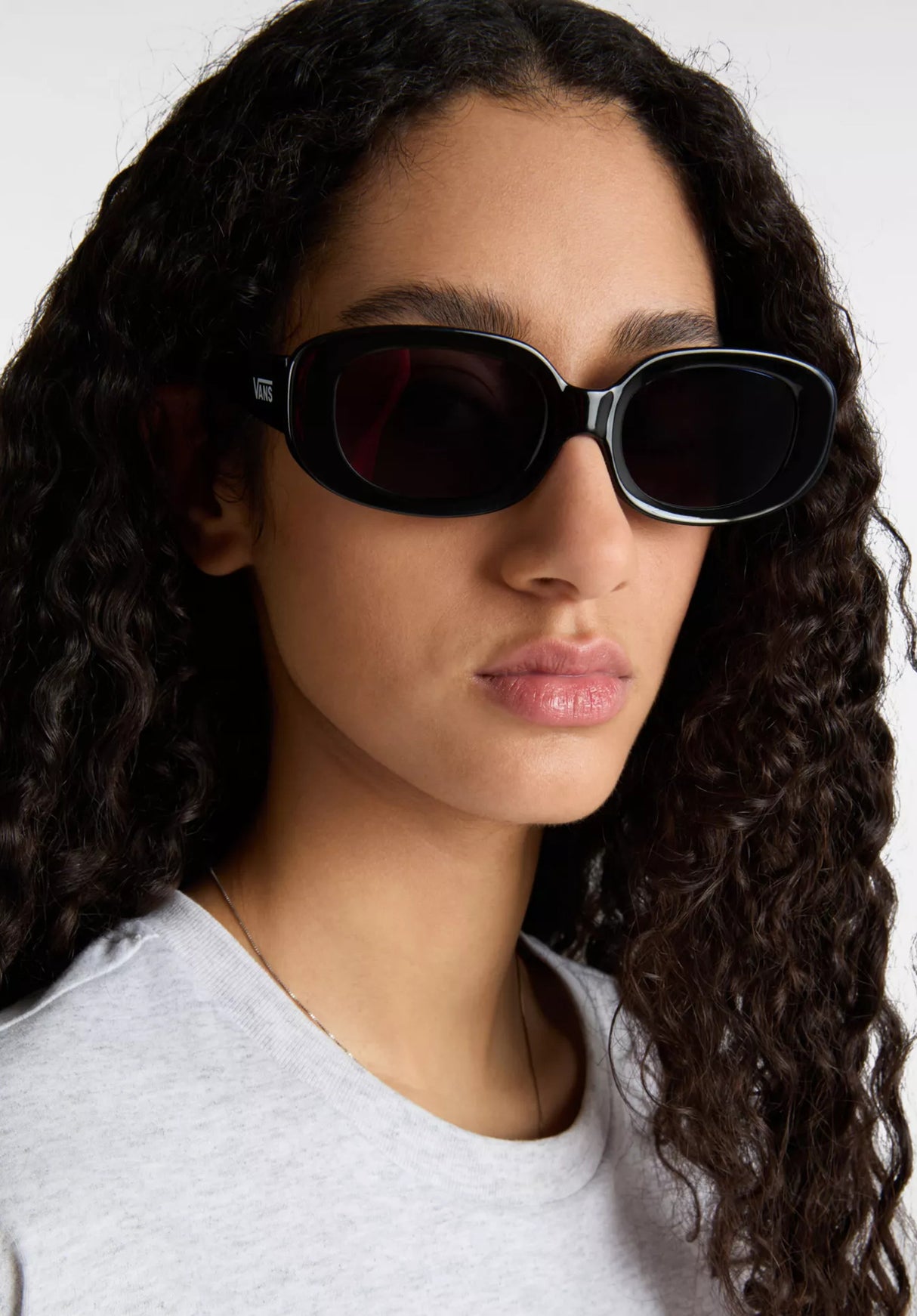 Showstopper Sunglasses black Closeup1